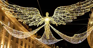 ক্রিসমাস ঘিরে দেশে দেশে শুরু হয়েছে আলোকৎসব